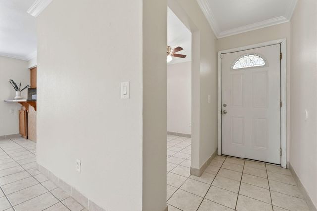 1911 N Giddings, Visalia, CA 93291