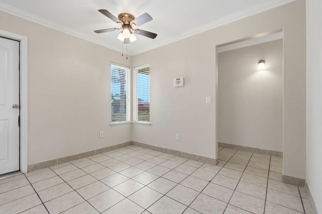 1911 N Giddings, Visalia, CA 93291