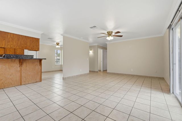 1911 N Giddings, Visalia, CA 93291