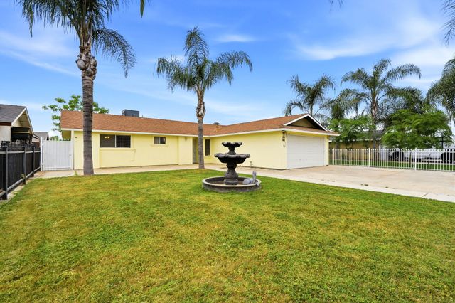 1911 N Giddings, Visalia, CA 93291