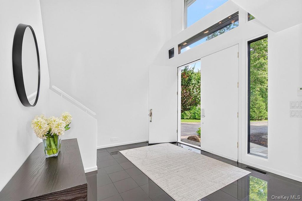 76 Random Farms Circle, Chappaqua, NY 10514 — photo 3
