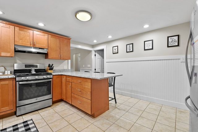 43 Harding Ave, Weymouth, MA 02188
