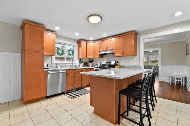 43 Harding Ave, Weymouth, MA 02188