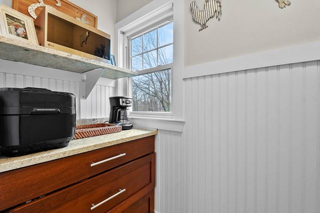43 Harding Ave, Weymouth, MA 02188
