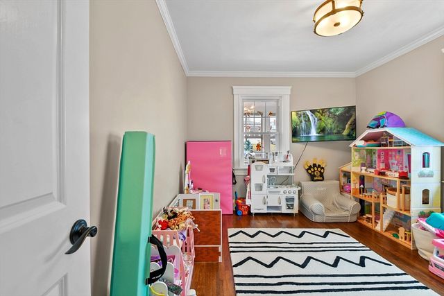 43 Harding Ave, Weymouth, MA 02188