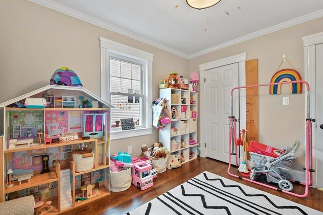 43 Harding Ave, Weymouth, MA 02188