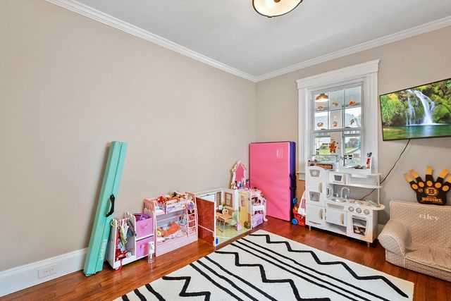 43 Harding Ave, Weymouth, MA 02188