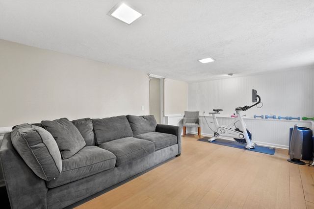 43 Harding Ave, Weymouth, MA 02188