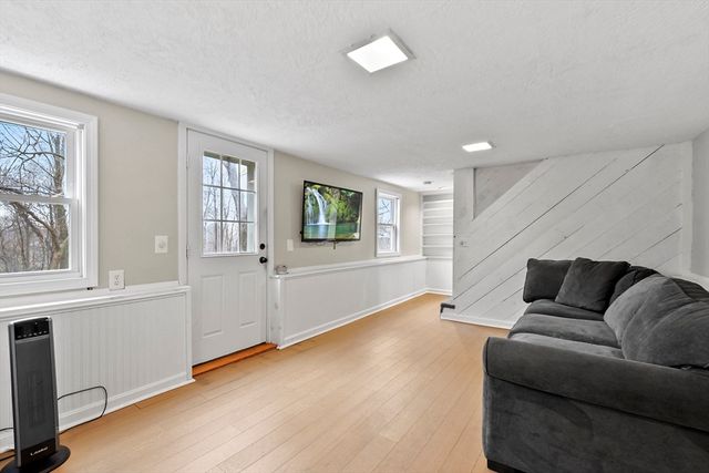 43 Harding Ave, Weymouth, MA 02188