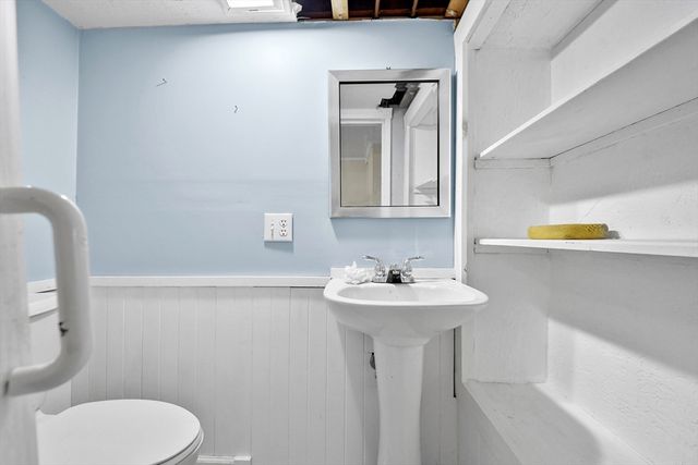 43 Harding Ave, Weymouth, MA 02188