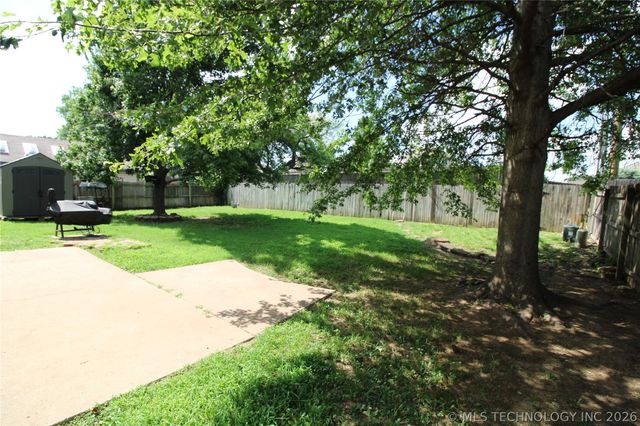 1261 E 136th Street, Glenpool, OK 74033