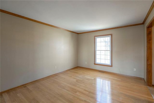 1023 SE Timbercreek Lane, Lee's Summit, MO 64081