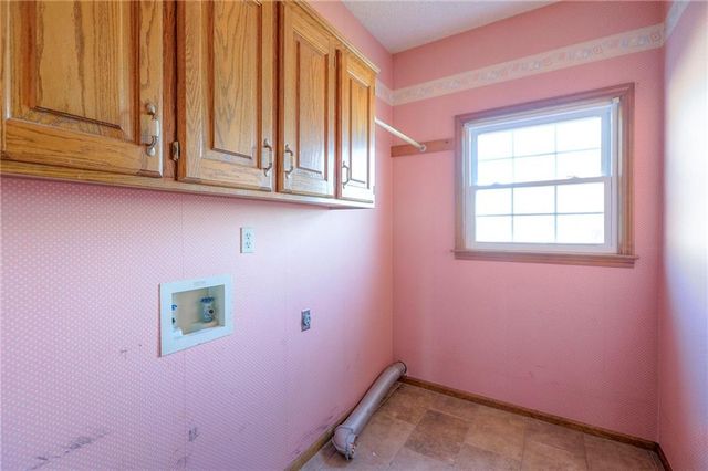 1023 SE Timbercreek Lane, Lee's Summit, MO 64081