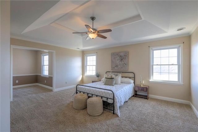 1023 SE Timbercreek Lane, Lee's Summit, MO 64081