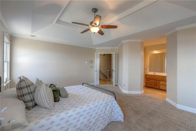 1023 SE Timbercreek Lane, Lee's Summit, MO 64081