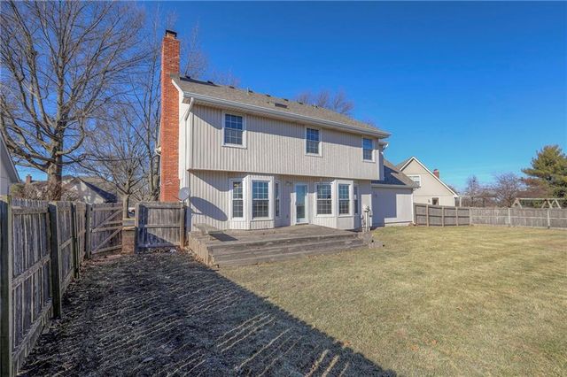 1023 SE Timbercreek Lane, Lee's Summit, MO 64081