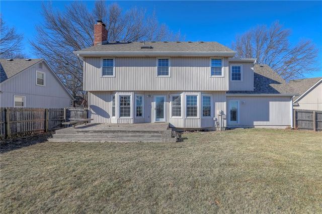 1023 SE Timbercreek Lane, Lee's Summit, MO 64081