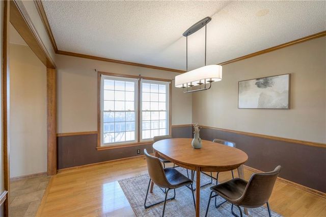 1023 SE Timbercreek Lane, Lee's Summit, MO 64081