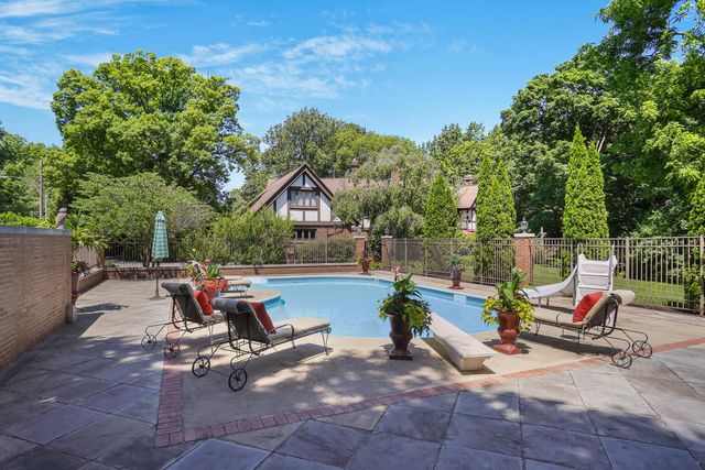 1001 N State Street, Monticello, IL 61856