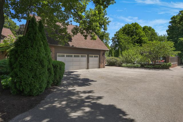 1001 N State Street, Monticello, IL 61856