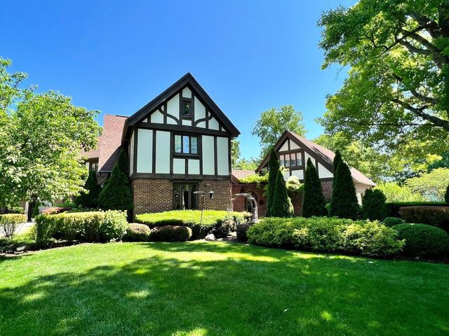 1001 N State Street, Monticello, IL 61856