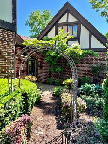 1001 N State Street, Monticello, IL 61856