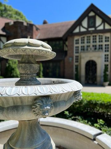 1001 N State Street, Monticello, IL 61856