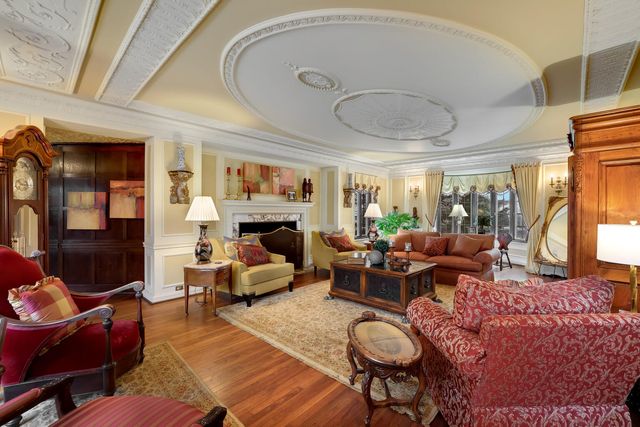 1001 N State Street, Monticello, IL 61856