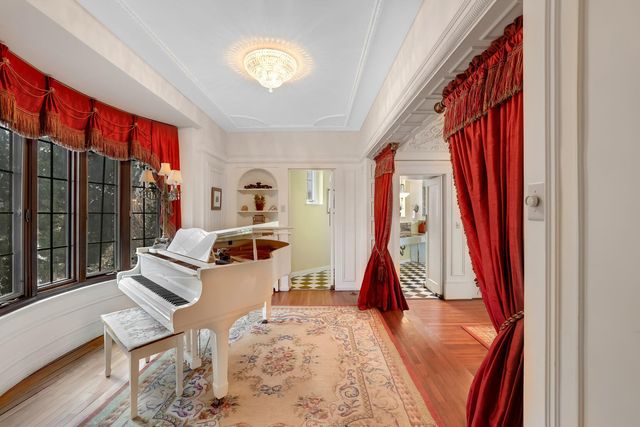 1001 N State Street, Monticello, IL 61856