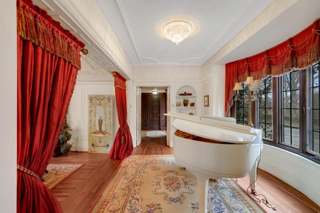 1001 N State Street, Monticello, IL 61856