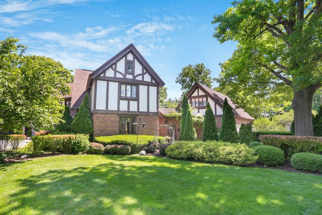 1001 N State Street, Monticello, IL 61856