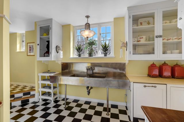 1001 N State Street, Monticello, IL 61856