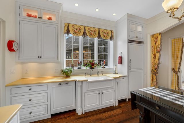 1001 N State Street, Monticello, IL 61856