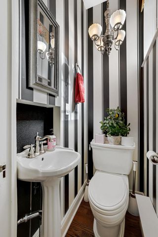 1001 N State Street, Monticello, IL 61856