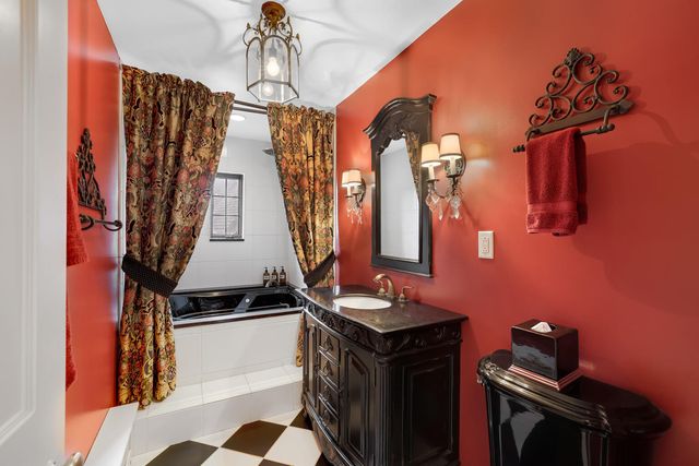 1001 N State Street, Monticello, IL 61856