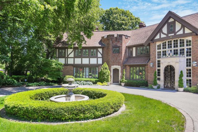 1001 N State Street, Monticello, IL 61856