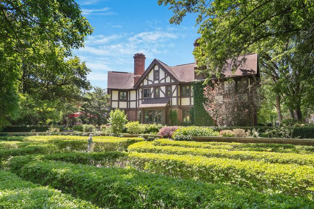 1001 N State Street, Monticello, IL 61856