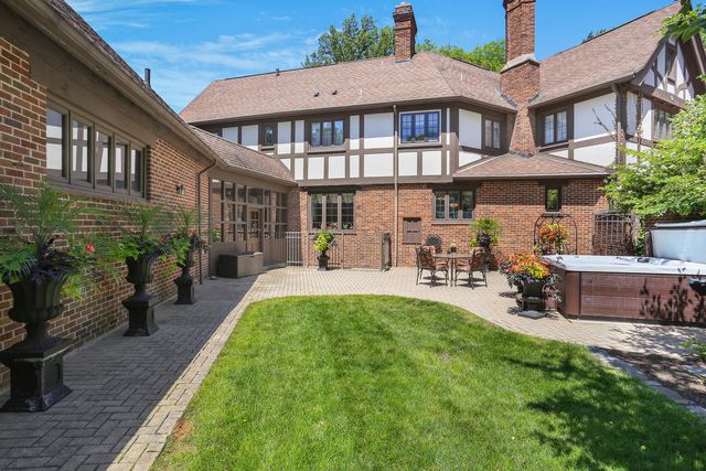 1001 N State Street, Monticello, IL 61856