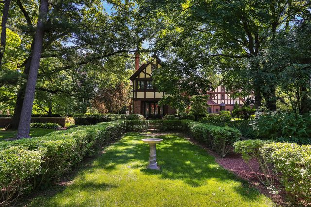 1001 N State Street, Monticello, IL 61856