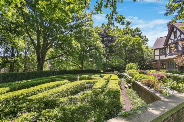 1001 N State Street, Monticello, IL 61856