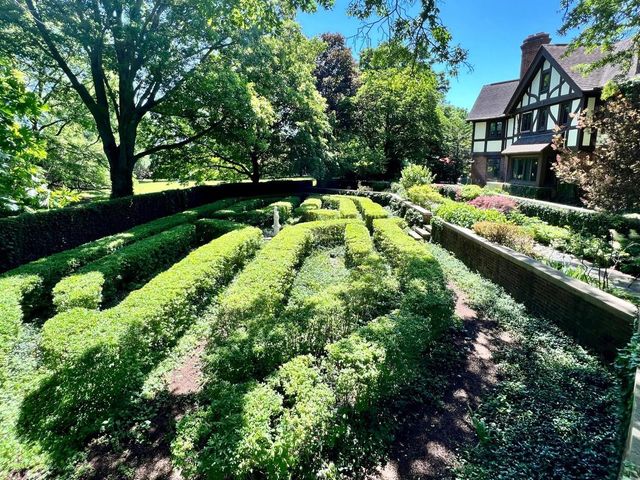 1001 N State Street, Monticello, IL 61856