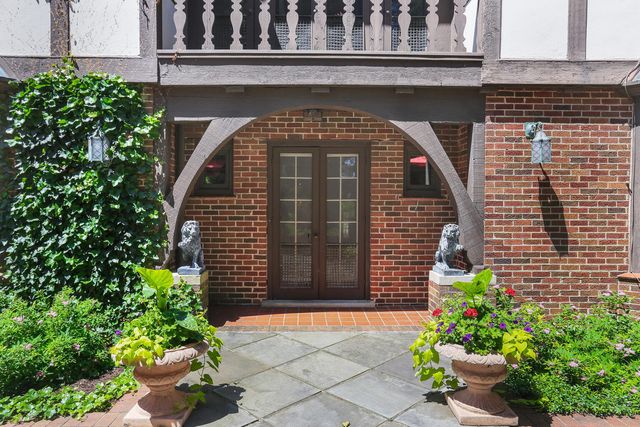 1001 N State Street, Monticello, IL 61856