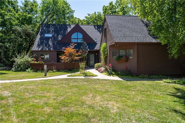 Raintree Place, Lawrence, KS 66047