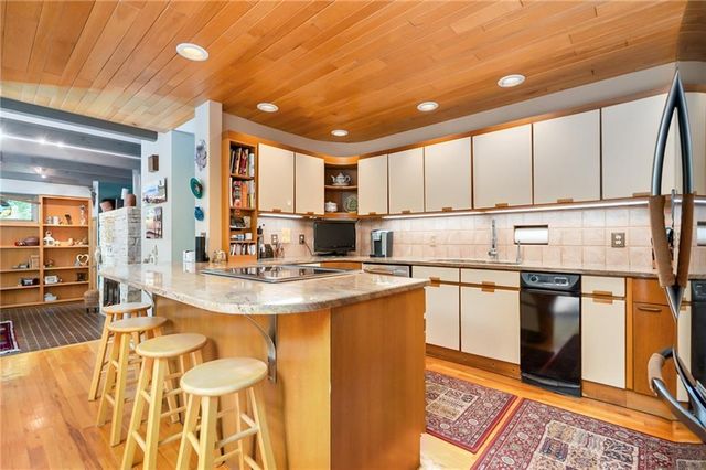 Raintree Place, Lawrence, KS 66047