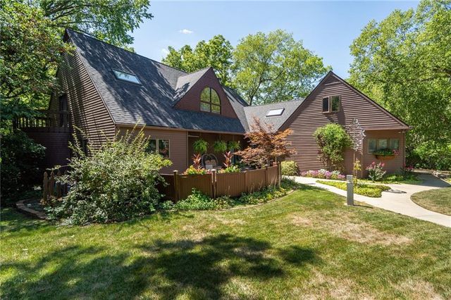 Raintree Place, Lawrence, KS 66047