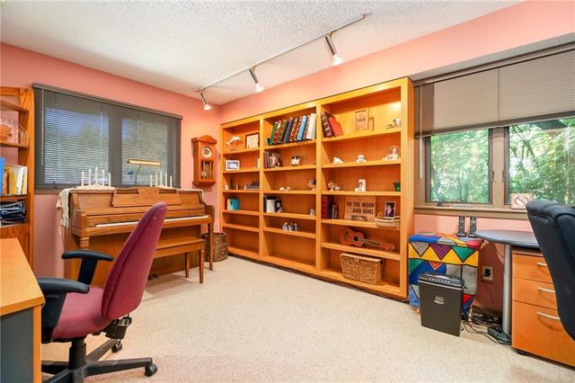 Raintree Place, Lawrence, KS 66047