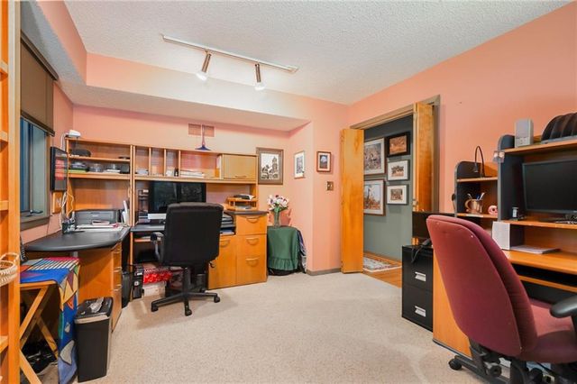 Raintree Place, Lawrence, KS 66047