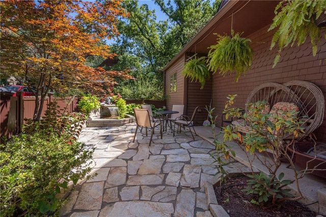 Raintree Place, Lawrence, KS 66047