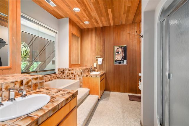 Raintree Place, Lawrence, KS 66047