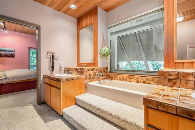 Raintree Place, Lawrence, KS 66047